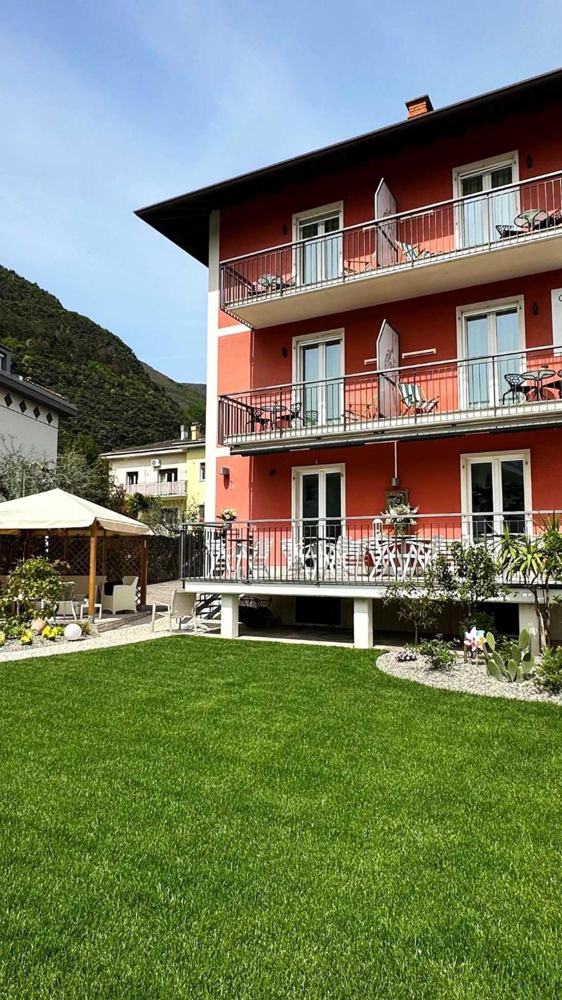 Sk Active Hotel - Ex Garni Hotello Riva del Garda Exteriér fotografie